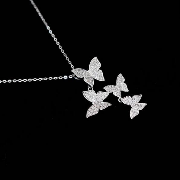 Symbol der Leichtigkeit & Freude - Schmetterlingshalskette in 925 Sterling Silber - SpiritOfHakunaMatata